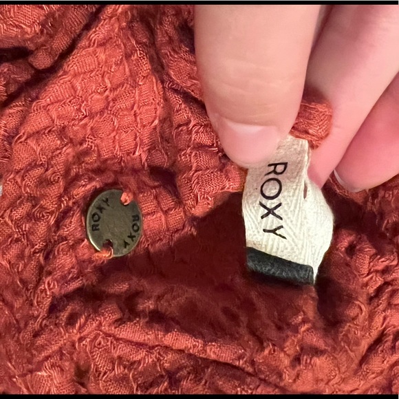 cute flowey orange crop top from roxy. - Picture 3 of 3